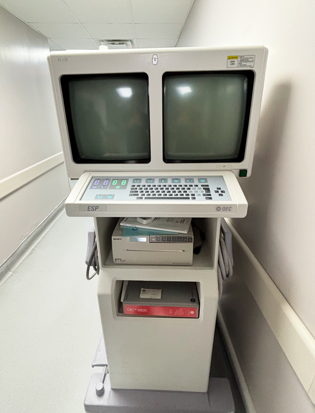 GE OEC 9800 PLUS C-arm